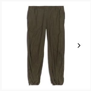 Lululemon Essential Affinity Jogger
